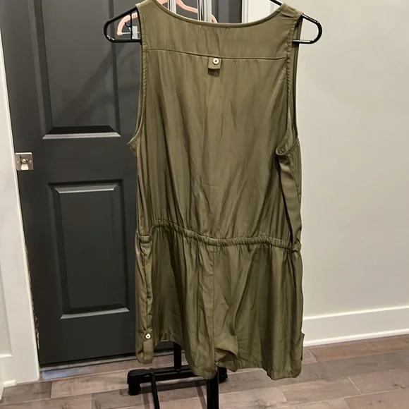 Army green romper - Picture 3 of 3